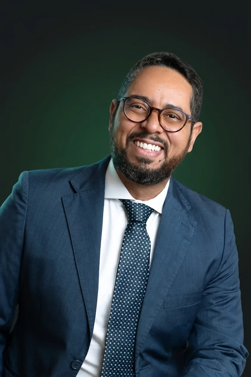 Dr. Márcio Leal